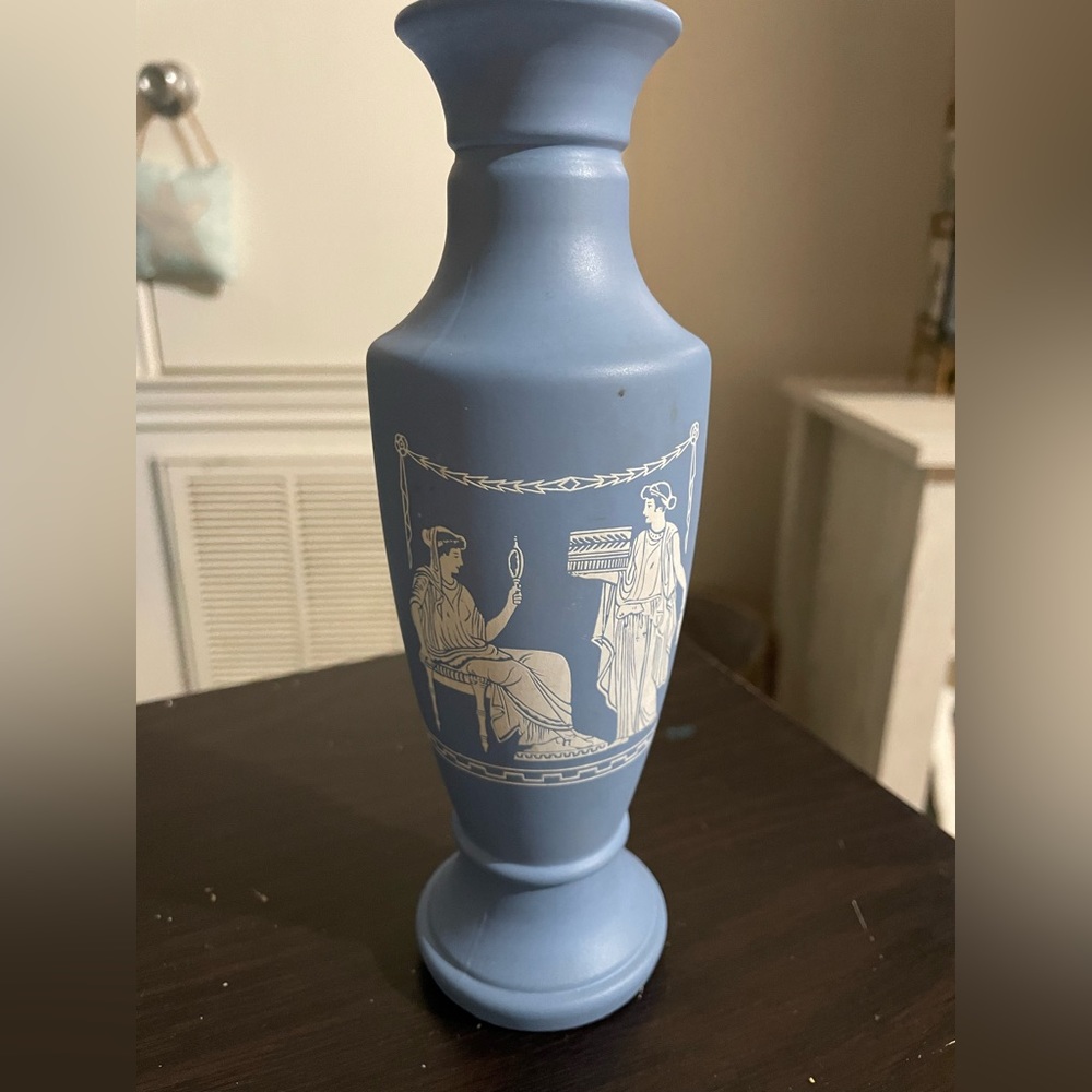 Vintage Egyptian Vase Blue Porcelain White Art Deco Design 7 3/4” Rare Bud